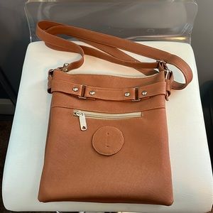 🧡🍁Cute simple crossbody bag🍂🧡🎃